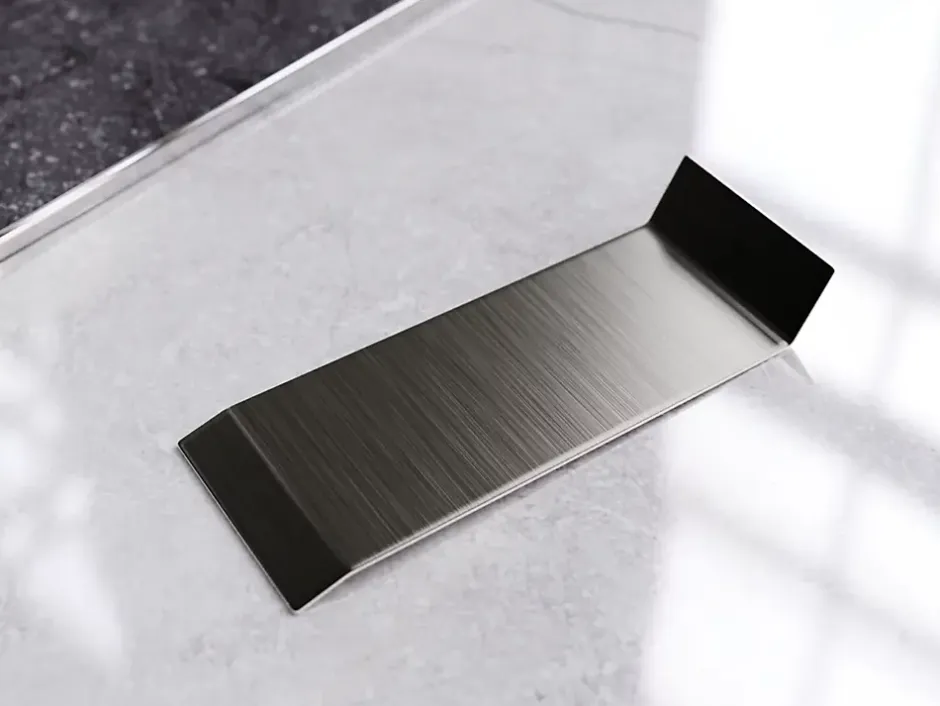 Joint FI en acier inoxydable pour plinthe Noir satiné - 60mm x 30mm x 12mm-Ilcom New