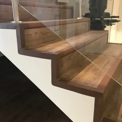 Quest KIT de finition pour escaliers en PVC, noir, 1m