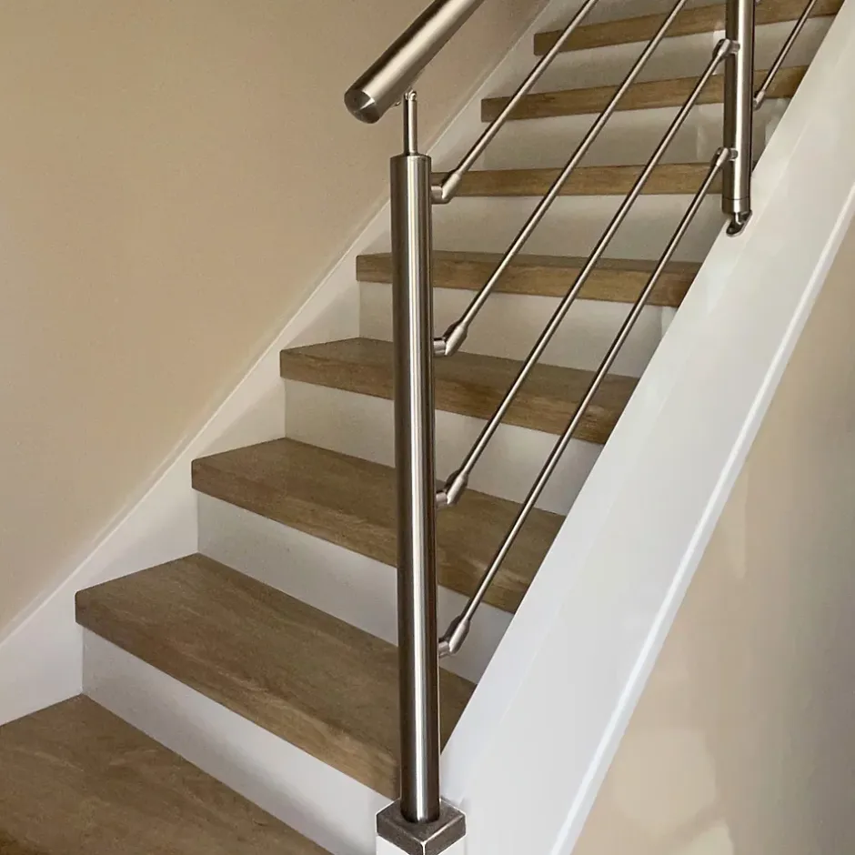 Kit Réno inox pour garde-corps d'escalier - 4 poteaux - Main courante - 3 barres sur supports axiaux-MySystem Best