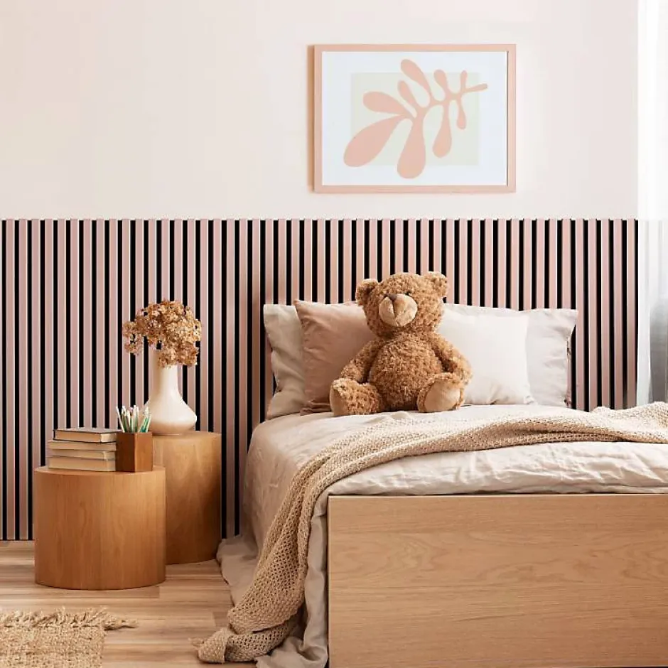 Decoon Lot de 7 Panneaux muraux tasseaux bois 120 x 30 x 1,9 cm - Pack tête de lit - Lamelles rose pastel / feutrine noir - 2,52m²