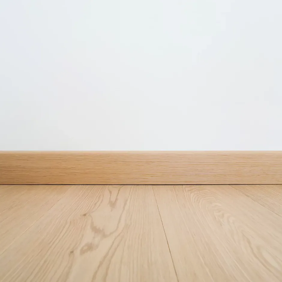 Wood&Sens Lot de 10 Plinthes Plaquées Chêne MDF Arrêtes vives, L.2,23 m x l.9,8 cm x Ep.9 mm