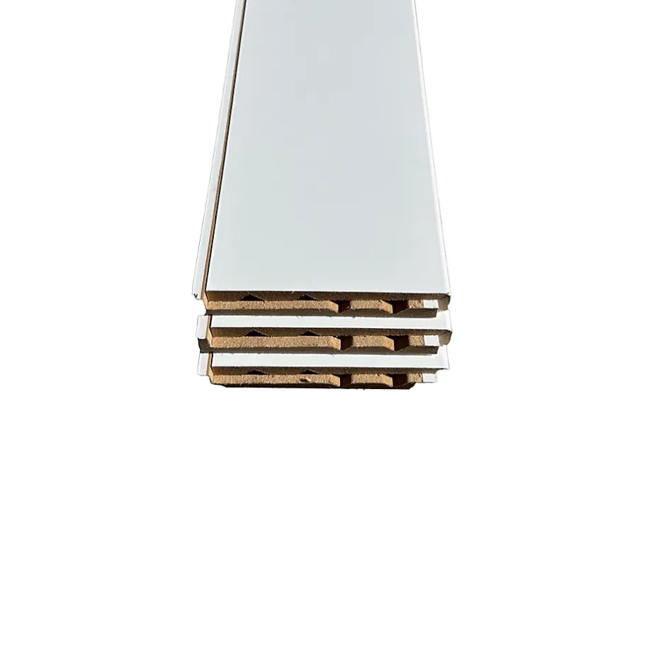 Lot de 6 Surplinthes MDF Revêtues Blanc, L.2.40 m x l.13.1 cm, Ep.22 mm-Wood&Sens Discount
