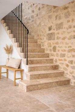 Ligerio Marche d'escalier en travertin naturel mix bords arrondis interieur exterieur