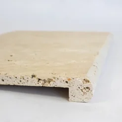 Ligerio Marche en travertin évidée - 61x33cm Ep. 3cm - Vendu à l'unité