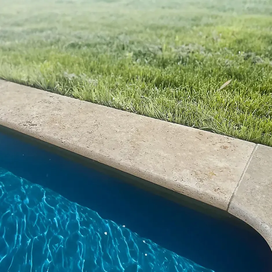 Margelle en travertin mix - 120 x 33 x 3 cm - Bord arrondi-Ligerio Discount