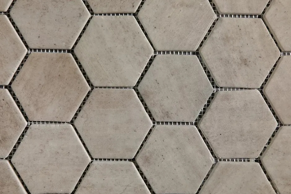 Ilcom Mosaïque de verre pressé antidérapant R11 pour salle de bain ou cuisine 43.5cm x 34.5cm - Taupe Stone Light Matt (0,15m²)