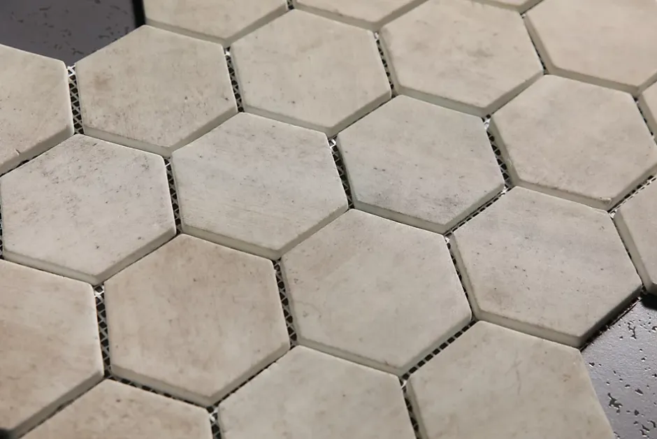 Ilcom Mosaïque de verre pressé antidérapant R11 pour salle de bain ou cuisine 43.5cm x 34.5cm - Taupe Stone Light Matt (0,15m²)