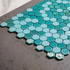 Ilcom Mosaïque de verre pressé antidérapant sur maille pour salle de bain ou cuisine 52 cm x 34 cm - Hexa artistic (0,166m²)