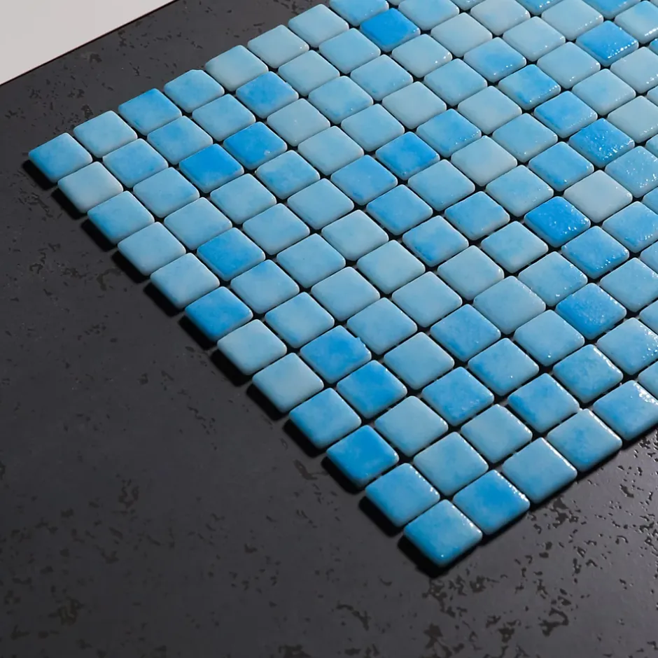 Ilcom Mosaïque en verre pressé antidérapant R12 sur maille pour piscine 32.5cm x 51.5cm - Caribbean Pool (0,167m²)
