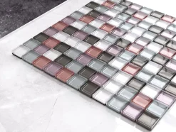 Ilcom Mosaïque en verre sur filet pour salle de bain ou cuisine 30 cm x 30 cm - Pink Floyd