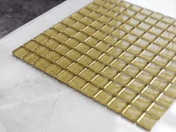 Mosaïque en verre sur filet pour salle de bain ou cuisine 30 cm x 30 cm - Crushed gold-Ilcom Online