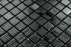 Ilcom Mosaïque en verre sur filet pour salle de bain ou cuisine 30 cm x 30 cm - Black lace