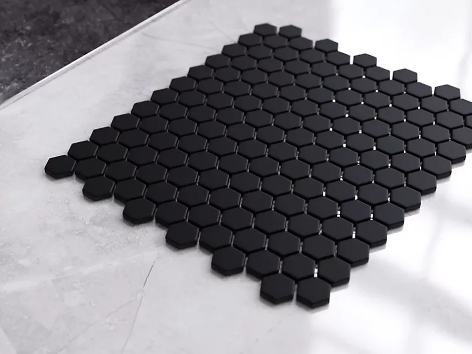 Ilcom Mosaïque sur résille pour salle de bain et cuisine en céramique 30 cm x 26 cm- Matt black hive