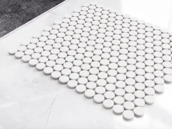 Ilcom Mosaïque sur résille pour salle de bain et cuisine en céramique 31.7 cm x 29.3 cm - Matt white dot