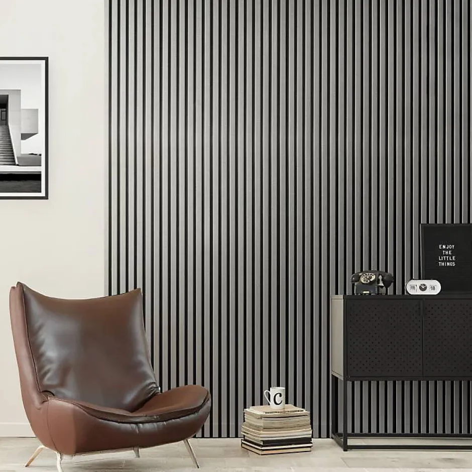 Decoon Mur TV - Lot de 7 Panneaux tasseaux bois 250 x 30 x 1,9 cm - décor alu/feutrine noir - 5,25m²