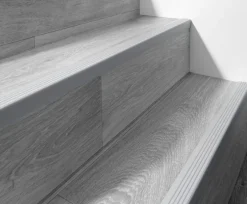 Nez de marche PVC 40x25mm, , profilé d'escalier ND, auto-adhésif, antidérapant, d'escalier-protection, gris, 0.7m-Quest Discount