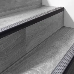 Quest Nez de marche PVC 50x42mm, , profilé d'escalier RGP, auto-adhésif, antidérapant, d'escalier-protection, noir-argent, 1.8m