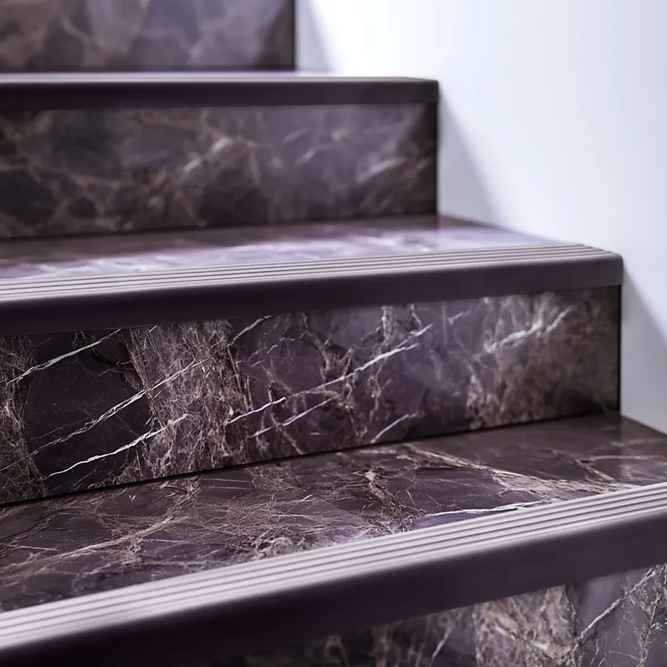 Nez de marche PVC 40x25mm, , profilé d'escalier ND, auto-adhésif, antidérapant, d'escalier-protection, violet, 1.65m-Quest Online