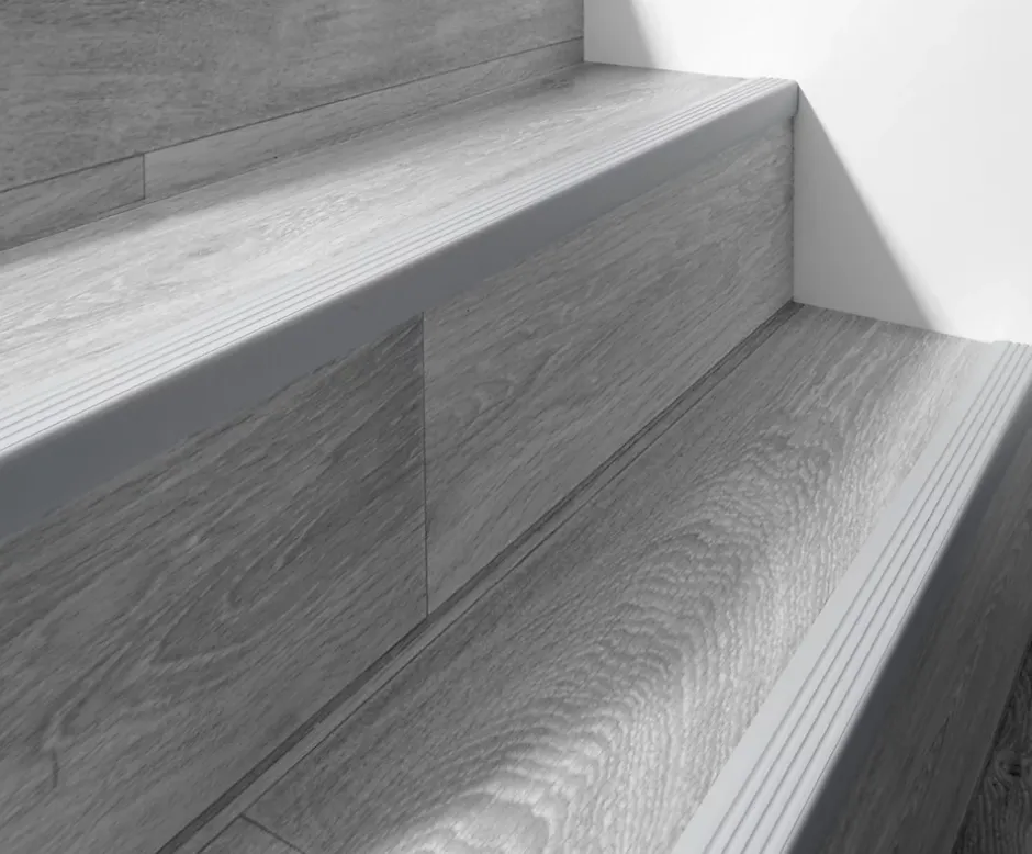 Nez de marche PVC 40x25mm, , profilé d'escalier ND, auto-adhésif, antidérapant, d'escalier-protection, gris, 0.8m-Quest Best