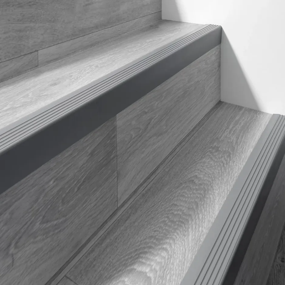 Nez de marche PVC 50x42mm, , profilé d'escalier RGP, auto-adhésif, antidérapant, d'escalier-protection, argenté, 0.7m-Quest New