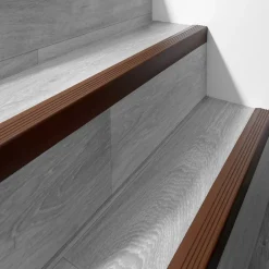 Quest Nez de marche PVC 50x42mm, , profilé d'escalier RGP, auto-adhésif, antidérapant, d'escalier-protection, marron, 2m