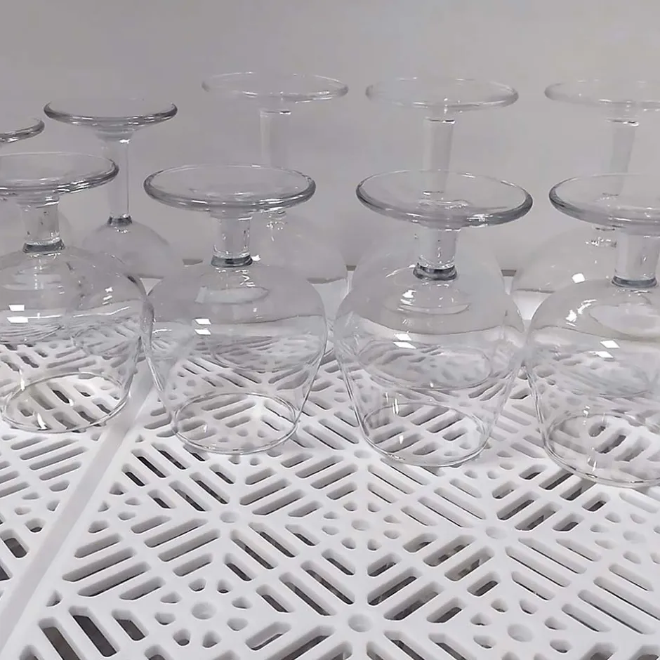 Antihumedades Pack 1.000 dalles auto-ventilées 30x30x1,5cm (88m² - Blanc). Hôtellerie, chambres froides, garde-manger, bar, zones humides