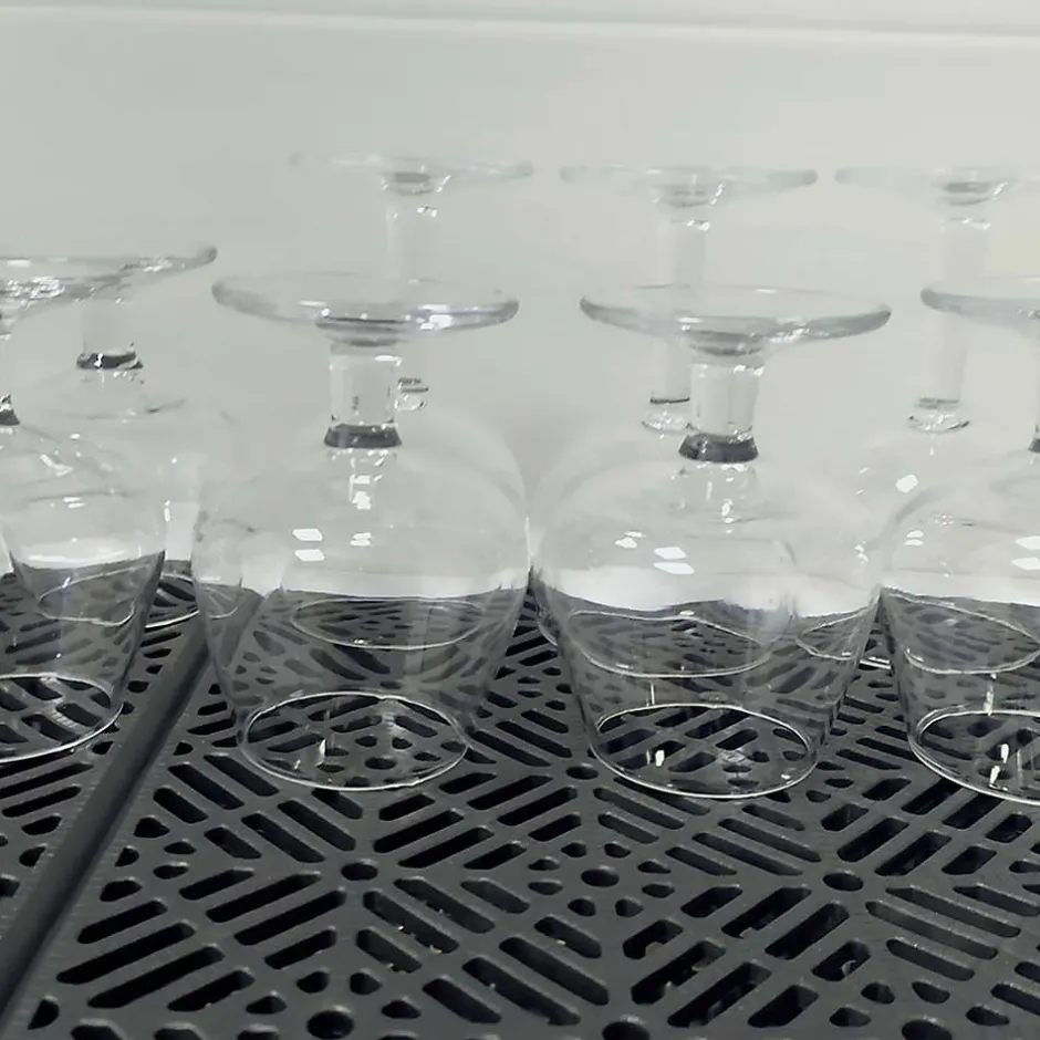 Pack 200 dalles auto-ventilées 30x30x1,5cm (18m² - Gris Forge). Hôtellerie, chambres froides, garde-manger, bar, zones humides-Antihumedades