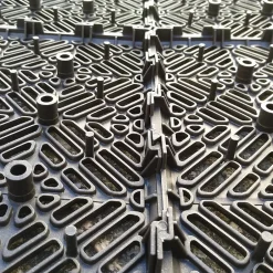 Pack 200 dalles auto-ventilées 30x30x1,5cm (18m² - Gris Forge). Hôtellerie, chambres froides, garde-manger, bar, zones humides-Antihumedades