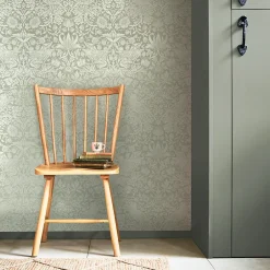 William Morris Papier peint intissé Strawberry thief imprimé fleurs, oiseaux effet métalisé vert sauge L.1000 x l.52cm