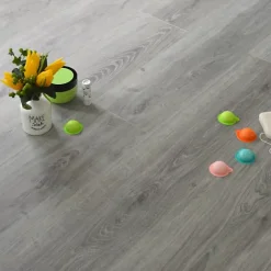 Parquet flottant Stratifié - KronoSwiss Noblesse V4 - Chêne New York 5G - Paquet de 2,131 m²-Décoweb Clearance