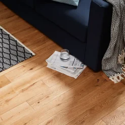 Parquet massif à coller Laholm 2 m en chêne verni coloris naturel-GoodHome Clearance