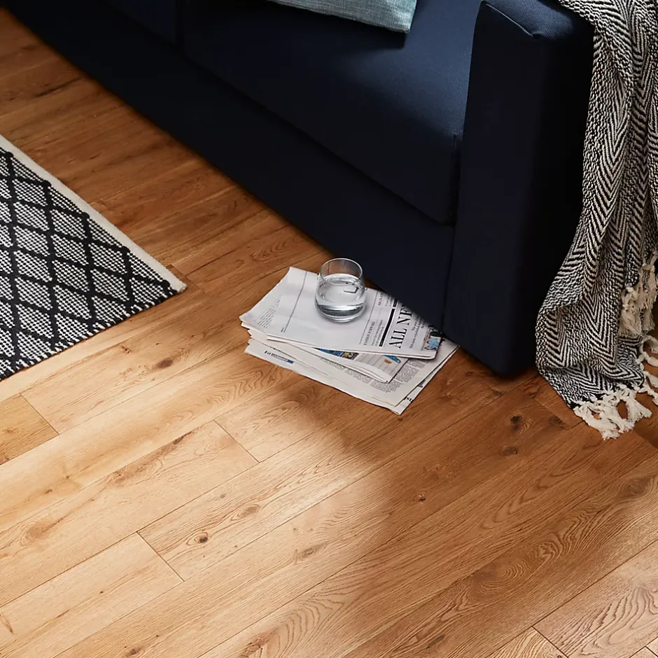 Parquet massif à coller Laholm 2 m en chêne verni coloris naturel-GoodHome Clearance