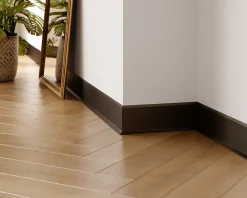 Ilcom Plinthe décorative pour mur F Noir mat - 80mm x 2700mm x 0,65 ep.