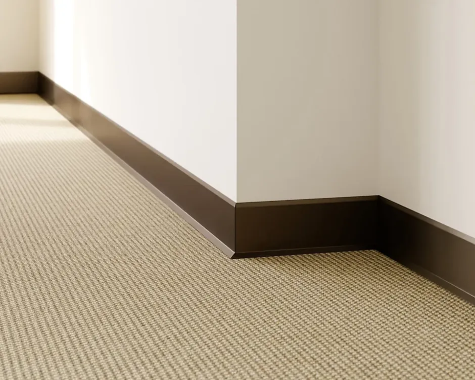 Ilcom Plinthe décorative pour mur F Noir mat - 80mm x 2700mm x 0,65 ep.