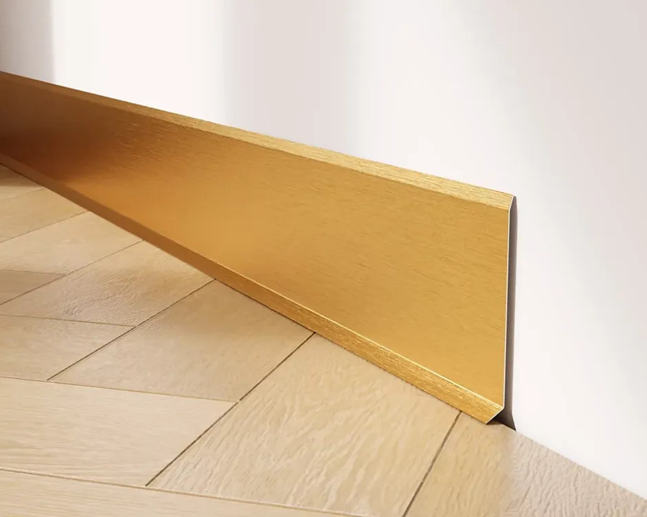 Ilcom Plinthe décorative pour mur F Or satiné - 100mm x 2700mm x 0,65 ep.