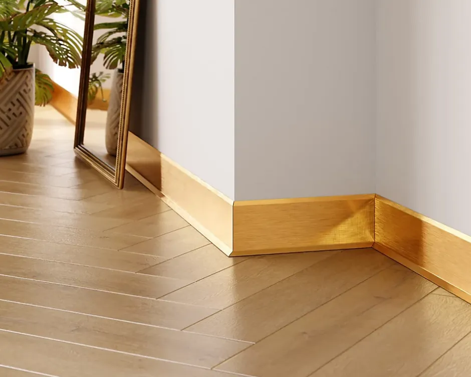 Ilcom Plinthe décorative pour mur F Or satiné - 100mm x 2700mm x 0,65 ep.