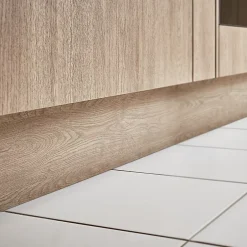 Plinthe de cuisine Chia chêne clair H. 15 cm x l. 2.4 m x Ep. 16 mm-GoodHome Discount