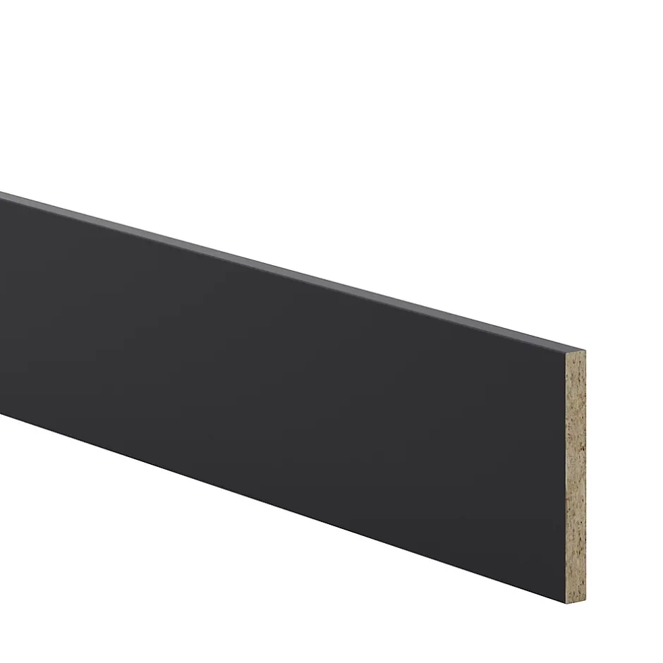 GoodHome Plinthe de cuisine Pasilla Noir H. 15 cm x l. 2.4 m x Ep. 16 mm
