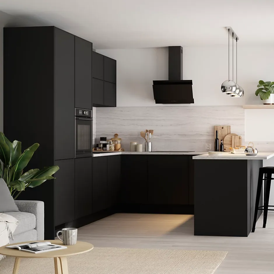 GoodHome Plinthe de cuisine Pasilla Noir H. 15 cm x l. 2.4 m x Ep. 16 mm