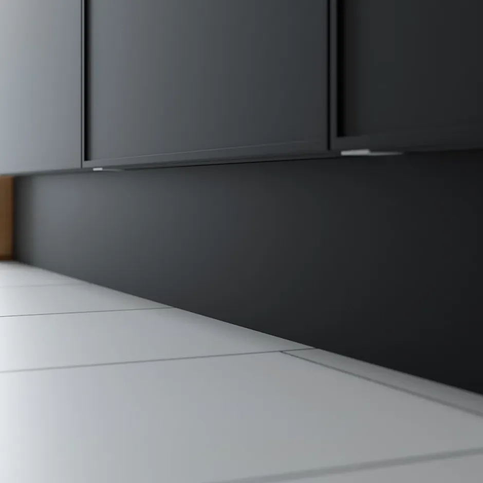 GoodHome Plinthe de cuisine Pasilla Noir H. 15 cm x l. 2.4 m x Ep. 16 mm