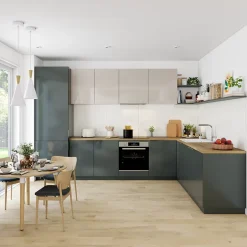 Palma Plinthe de cuisine vert forêt brillant H.15 x l.240 x Ep.1,8 cm