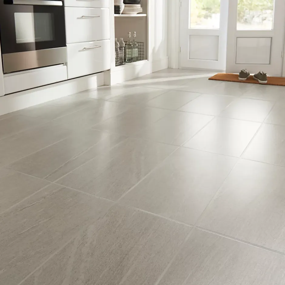 Plinthe en carrelage blanc effet pierre satin L.60 x l.8 cm x ép.9,3 mm, Natural-GoodHome Outlet