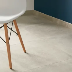 GoodHome Plinthe en carrelage effet béton gris clair L.60 x l.8 cm x ép.9 mm, Kontainer