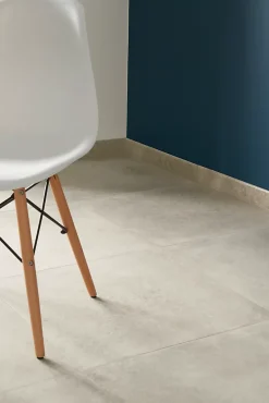 GoodHome Plinthe en carrelage effet béton gris clair L.60 x l.8 cm x ép.9 mm, Kontainer