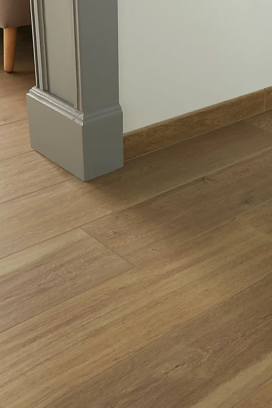 Plinthe en carrelage effet bois brut naturel L.60 x l.8 cm x ép.9 mm, Rustic Wood-GoodHome Sale