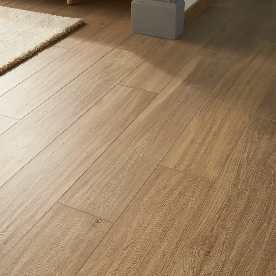 Plinthe en carrelage effet bois brut naturel L.60 x l.8 cm x ép.9 mm, Rustic Wood-GoodHome Sale