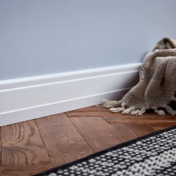 GoodHome Plinthe MDF Blanc art déco 220 x 10 cm Décor 10 (vendue à la pièce)