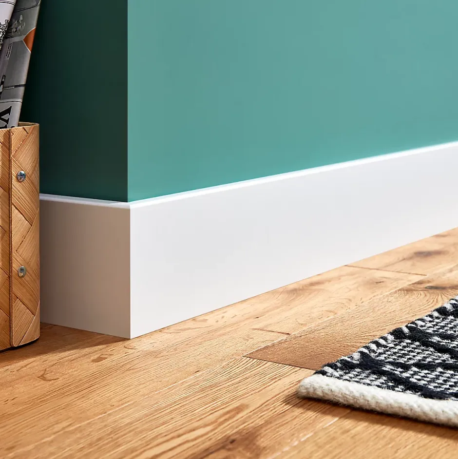 GoodHome Plinthe MDF Blanc contemporaine 220 x 10 cm Décor 10 (vendue à la pièce)