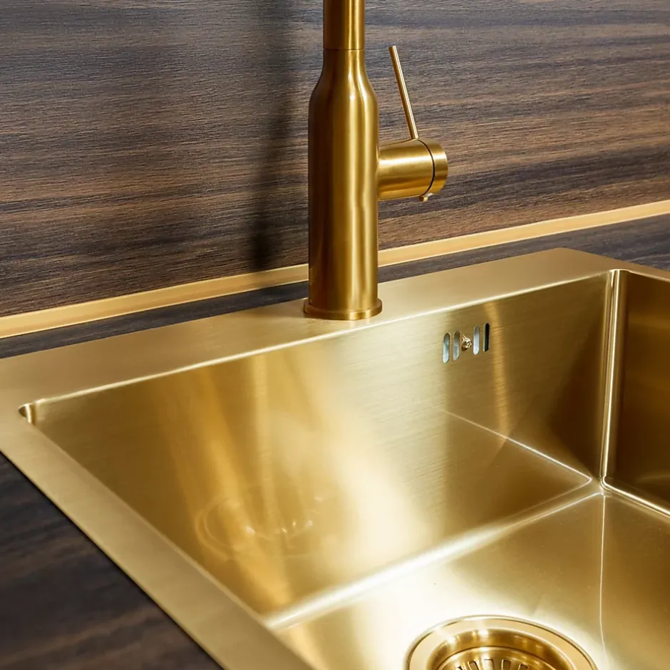 Quest Plinthe Souple Auto-Adhésive en PVC 25x15mm, 20m, Bande Élastique pour Finitions et Étanchéité des Jonctions, bouleau