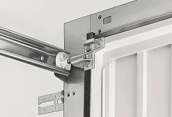 Porte de garage basculante avec portillon acier blanc trafic ral 9016 - l.237,5 x h.200 cm-Hormann Discount